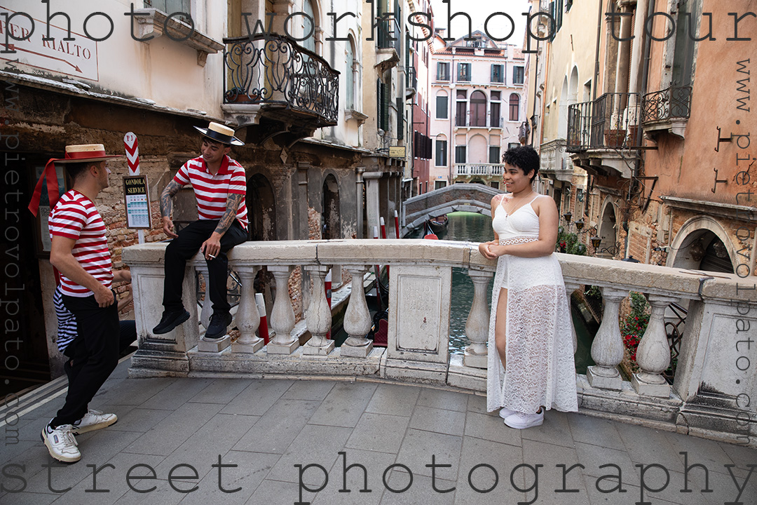 pietrovolpato's tweet photo. Do you like street photography? I provide a private photo tour in Venice • #streetphotography #venicephototour #venicephotographer #phototour #photowalk #veniceitaly #photographyworkshop • MORE » https://t.co/MTgGcKEdwa https://t.co/xt0gsUigAb