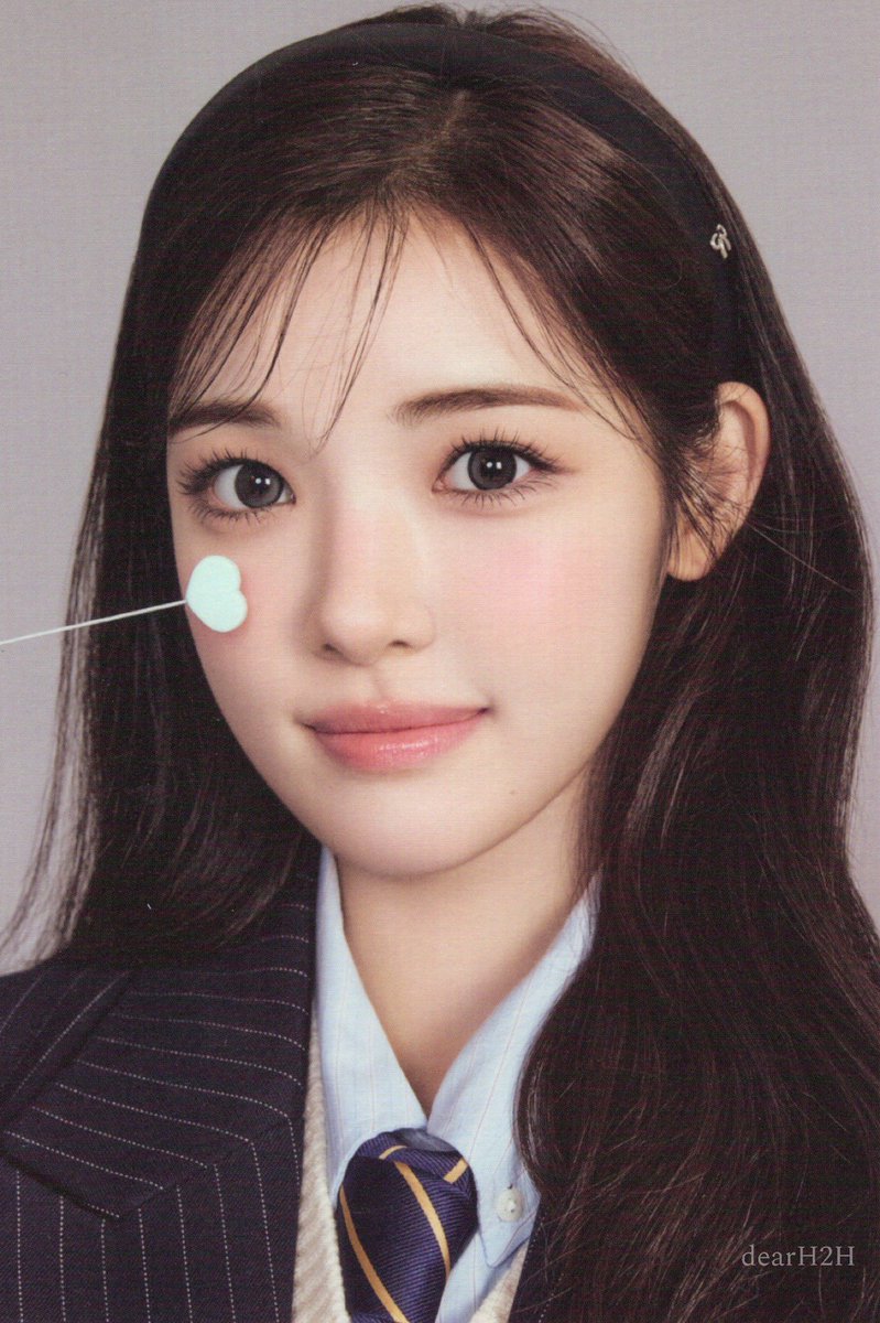 dearH2H's tweet photo. 흑발람 좋아 🖤🖤🎀 https://t.co/Bbi5K1LHSl