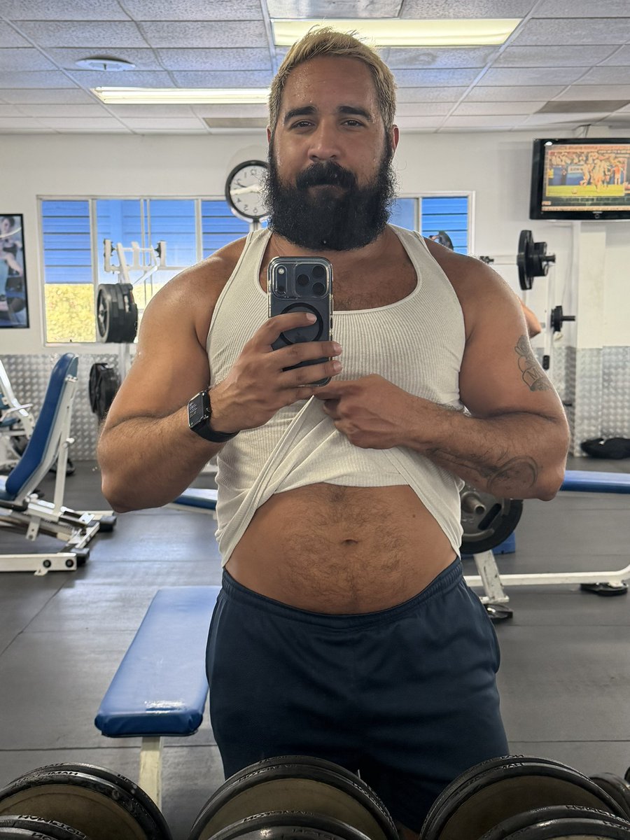 empanadadaddy23's tweet photo. Sweaty Monday bellie https://t.co/5DJ9TzjoES