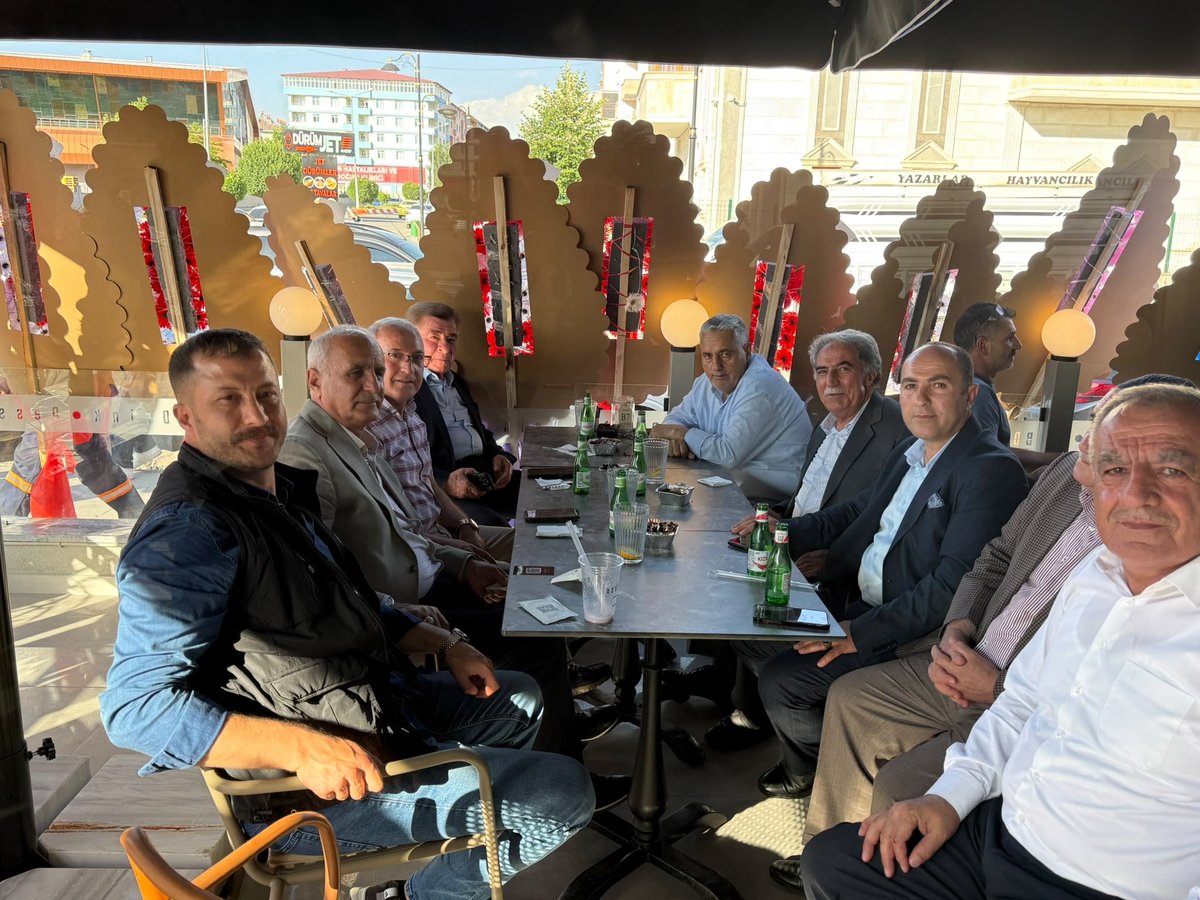 haliloz04's tweet photo. Hemşehrimiz Fesih Yıldırım’ın iş yeri açılışına katıldık.

Bu güzel vesileyle ilimizin kıymetli insanları ve hemşehrilerimizle bir araya gelerek hasbihal etme fırsatı bulduk.

Rabbim yeni iş yerinin hayırlı, bereketli ve bol kazançlı olmasını nasip etsin. Hayırlı olsun. https://t.co/v6kRGKQoLB