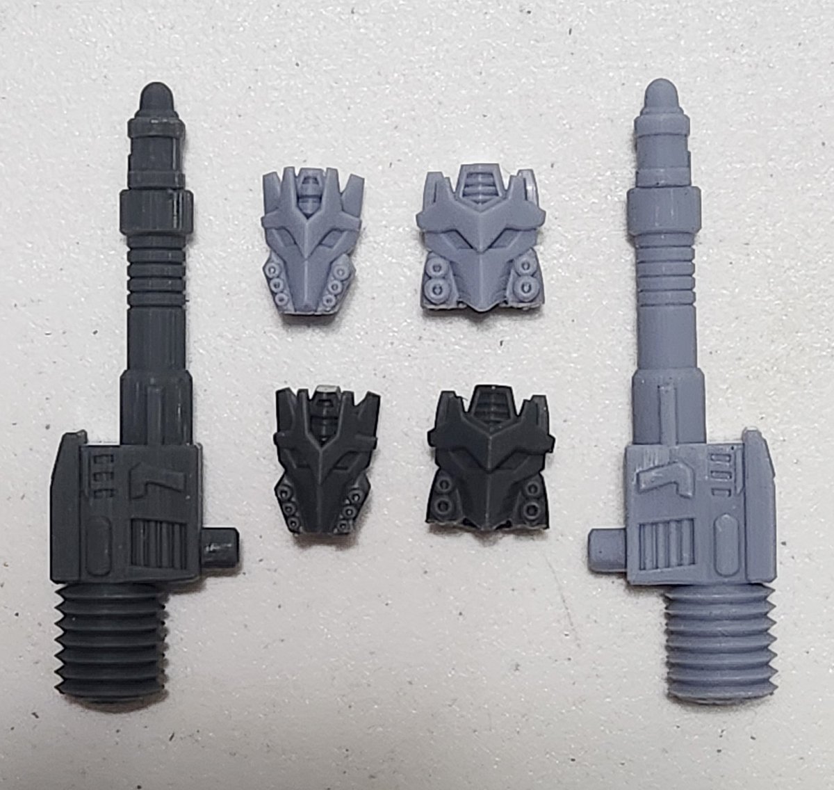 AzimVenksta's tweet photo. The TFCon Toronto custom class Drench kit is up for ordering through my Shopify store! The kit includes two copies of both head designs, and a blaster accessory. While supplies last, a bonus blaster accessory will be included for free! Class instructions will be provided. https://t.co/vopGoj4uZI