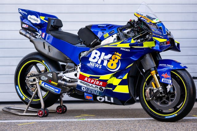 tunapuchi's tweet photo. 昨日のMotoGPドイツグランプリでグレッシーニレーシングが昔のカラーリングで走った！
小椋くんランキング2位になった！後半戦楽しみやわ！ https://t.co/UqRUIU56eZ