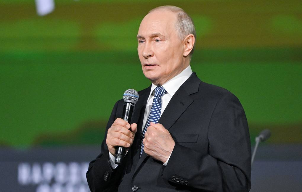 govern_antics's tweet photo. 🚨 🇷🇺 Vladimir Putin says helping children learn how to navigate the world, build and maintain relationships with others is crucial:

"What could be more important than a child’s soul, what could be more important than shaping their views on life, their relationship with society and people, what could be more important than the relationship of the younger generation with their parents, their grandparents, them respecting the sacrifices they make for them, for their future children, for their grandchildren?"

Source: Tass