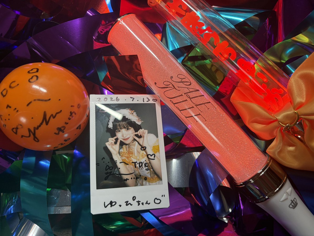 m_poco1212's tweet photo. 今日はどちらかというと悲鳴の方が多かったと思います、大好きですほんとうに
連番なのに同行者と通路挟んで離れたのおもろかったけど、結果的に鬼神席だった、こんなに幸せな思いをしていいのか？？？？？私は明日死ぬか？？？？？？サインボール抱えて寝たい。

#321idolproject
#アイプロ https://t.co/FSiElRmscm