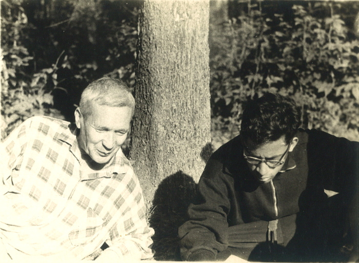 Fintech03's tweet photo. Kalyanapuram Rangachari Parthasarathy was 1 of the legendary "Famous Four" young probabilists at the Indian Statistical Institute in the late 1950s (alongside Abel Prize winner S.R.S. Varadhan). He later went on to co-pioneer Quantum Stochastic Calculus.

Parthasarathy went to Moscow in 1962 following the Cuban Missile Crisis on an exchange program. He lived in the modest Oktyabrskaya hotel near the Steklov Institute. Driven by a pragmatic need to communicate, he used his allowance to hire a local Russian language teacher.

He spent months painstakingly graduating from children's books to novels by Tolstoy & Dostoevsky. 

Over months of hard study, he became so genuinely fluent that he could deliver his complex mathematical seminars at Moscow University & the Steklov Institute in Russian, earning the lifelong fondness of senior Soviet mathematicians who remembered him for decades as the "short man from India who lectured in fluent Russian."