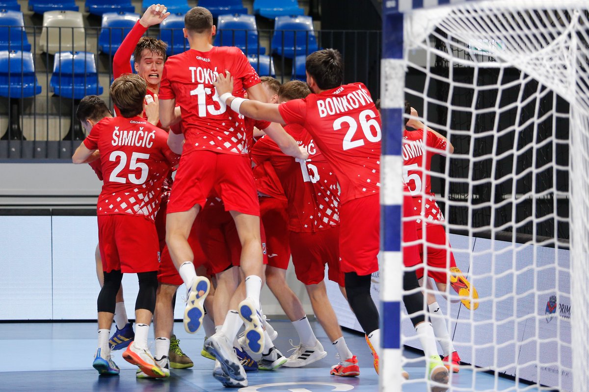 EHFEURO tweet picture