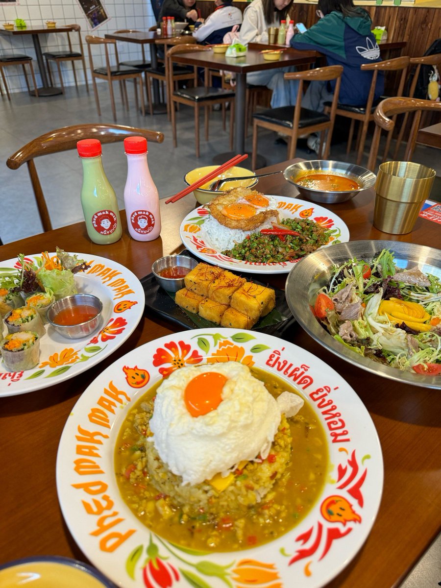 fundshjw's tweet photo. [Craving bold, aromatic flavors Try our Thai green curry tonight—creamy coconut milk, fresh basil, and a kick of zesty lime make every bite a tropical delight! ] https://t.co/aAo2U50z5R