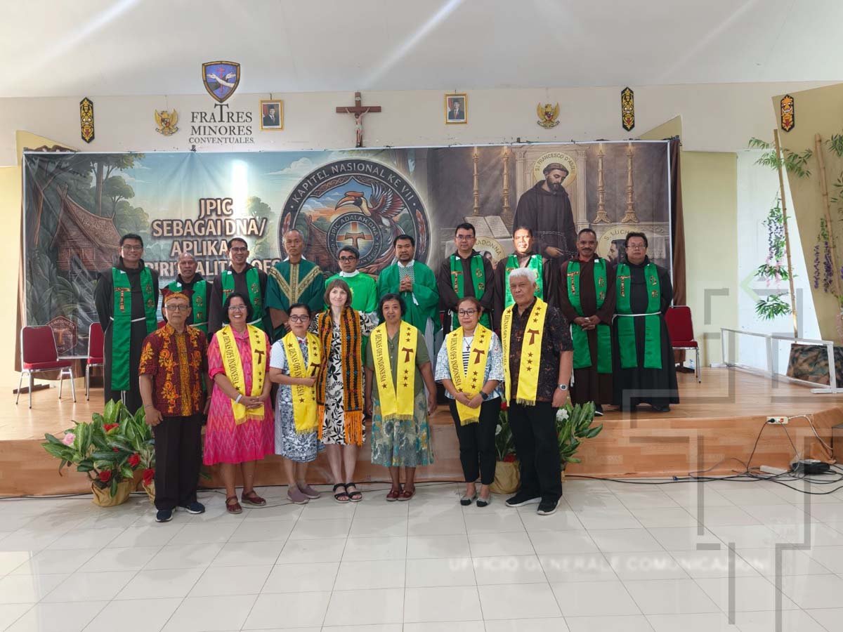 OFMConv_en's tweet photo. Indonesia OFS Chapter
Indonesia’s Secular Franciscan Order held its 7th National Elective Chapter in Borneo. Delegates elected a new National Council and renewed their commitment to justice, peace and care for creation.
https://t.co/kmexyaQxGK https://t.co/5OjA0DIzkl