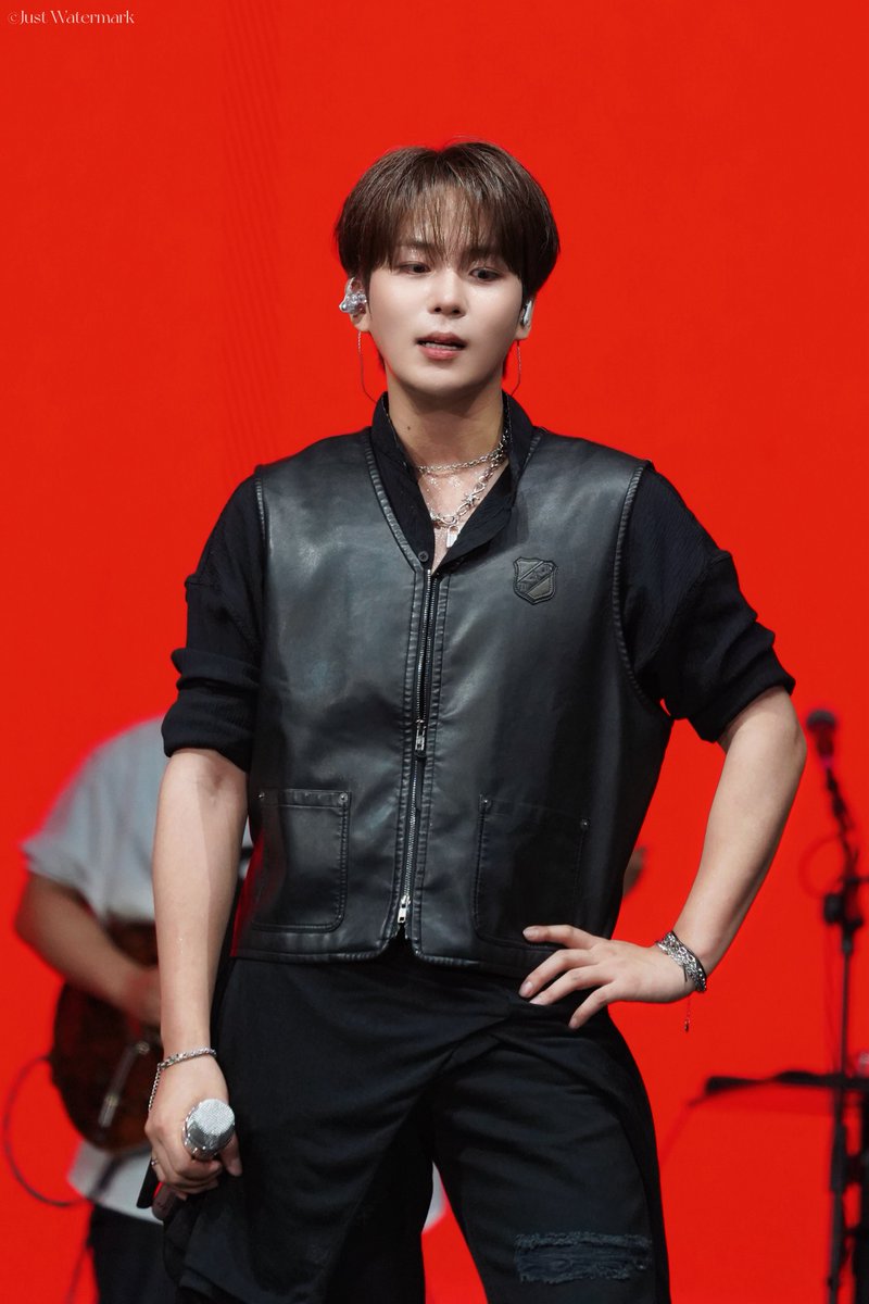 Just_ateez1024's tweet photo. 20260708 Rock in Roma

( ◍•㉦•◍ )

#에이티즈 #ATEEZ #종호 #JongHo https://t.co/chXf6KfzS1