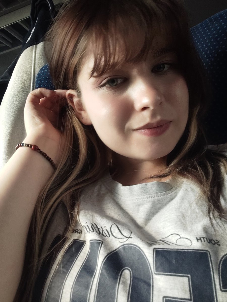 YourTinySun's tweet photo. Noona neomu yeppeo dzisiaj słuchajcie https://t.co/TSUmIZYjmv