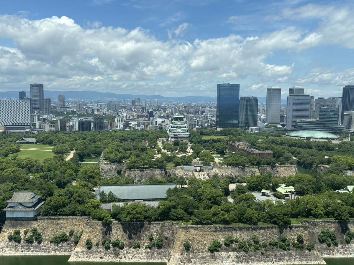mansion__cat's tweet photo. 米高級旅行誌で「100点満点」を獲得し、
世界1位になったパティーナ大阪。

日本初の快挙が、梅田（キタ）でも難波（ミナミ）でもなく、大阪城周辺の「ヒガシ」から生まれた意味は大きい。

開業からわずか1年強。大阪城や難波宮跡を擁する高台（上町台地）の歴史と緑が、世界水準の価値として認められた証拠。

このエリア、ここからさらに化けると見ています。