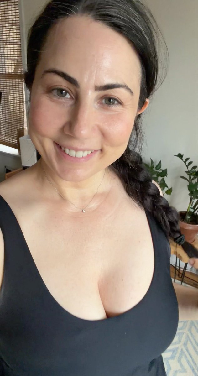 Margotcomeagain's tweet photo. Post-workout glow :) https://t.co/MOY240yP3p