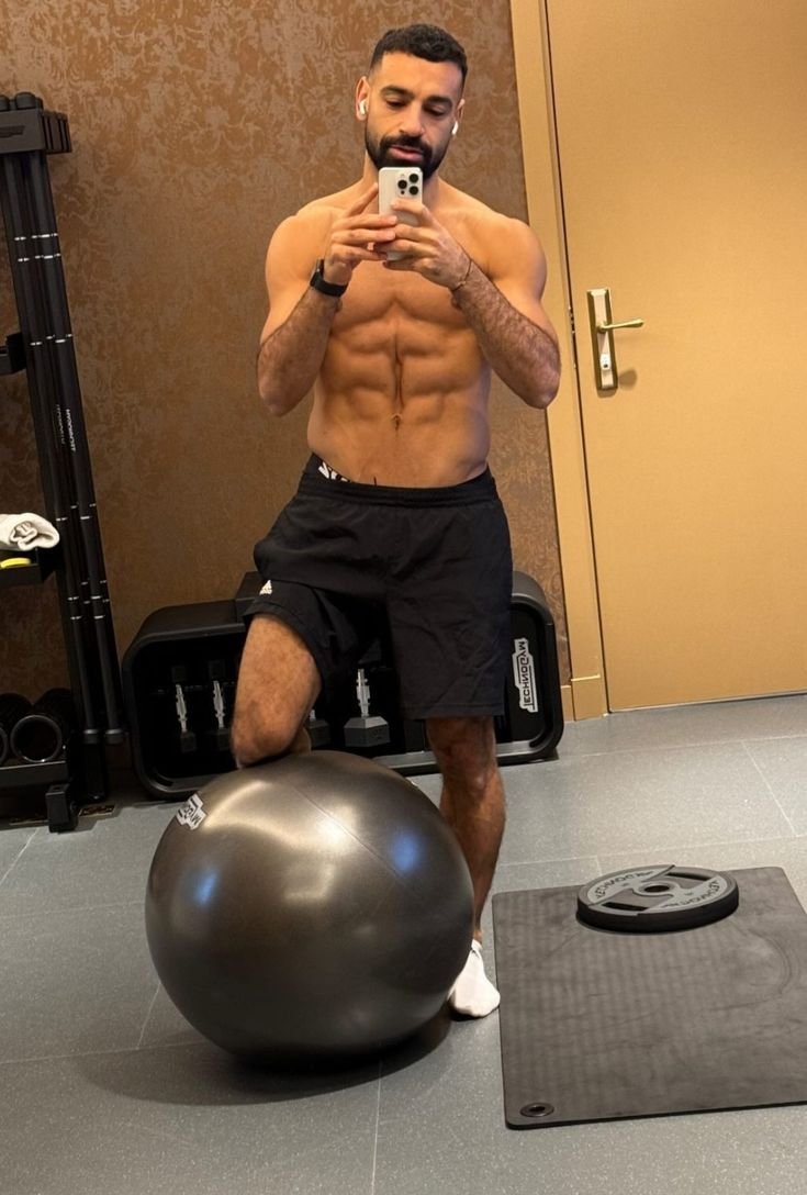 3STEBANOCON's tweet photo. e quando a gente abrir o stories do salah numa terça qualquer e ele tiver postado uma foto assim https://t.co/V1Hq5S5V9v