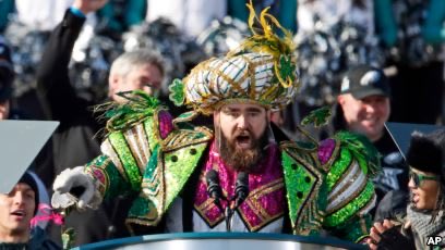 brosneeks's tweet photo. @PhilaFanCentral @JasonKelce @newheightshow All time Eagle.  One of the ones that we knew as fans, felt how important the team meant for the fans https://t.co/tUYHXSTVwF