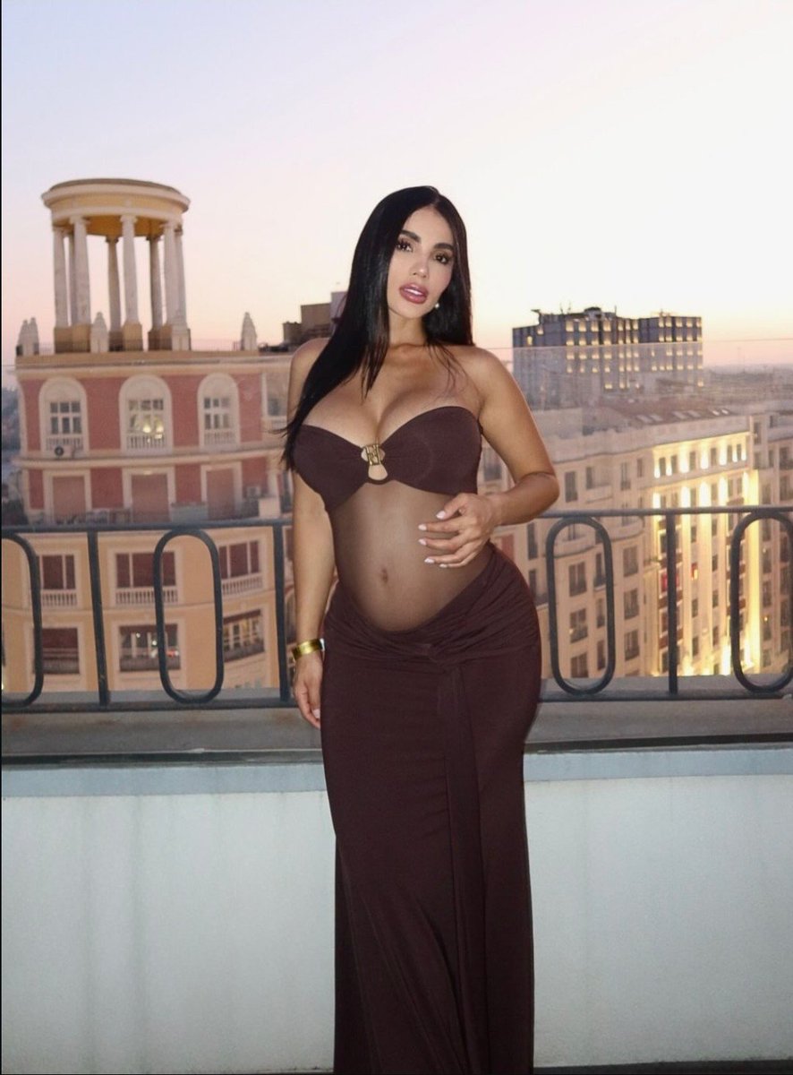 Valeriaflo7901's tweet photo. Una diva embarazada🧚‍♀️ https://t.co/0PQvXHtPHK
