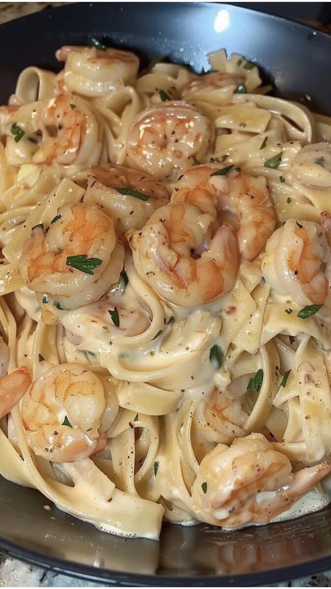 Beetw001's tweet photo. This days like this he just be like say make I just dey see this kind of food chop I swear 😘🥹😃🤩😱😮 https://t.co/qSy1tT9Zc8