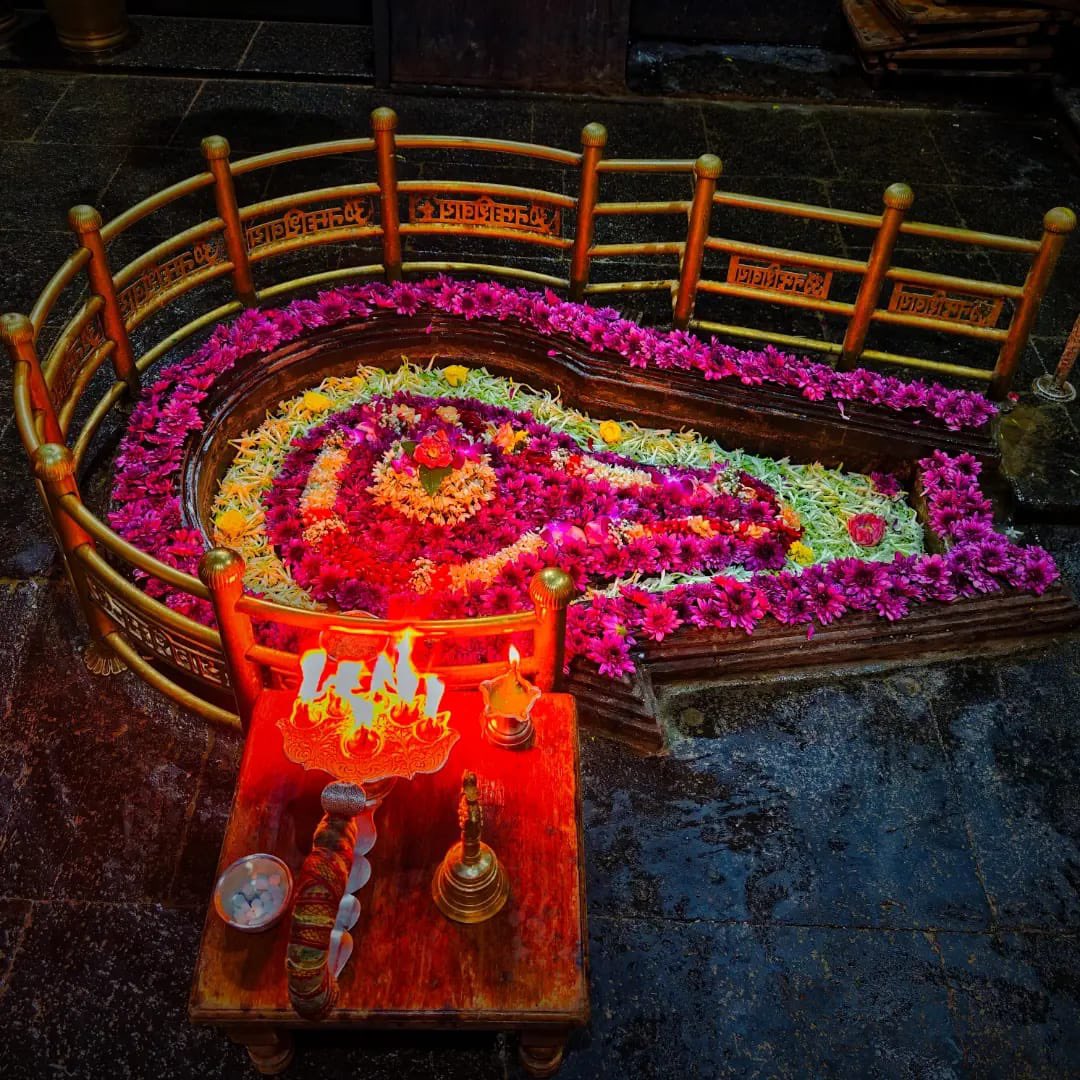 12Jyotirling's tweet photo. श्री भीमाशंकर ज्योतिर्लिंग संध्या आरती श्रृंगार | 13.07.2026

Shri Bhimashankar Jyotirlinga Sandhya Aarti Shringar | 13.07.2026 https://t.co/UHkjBBAy2e