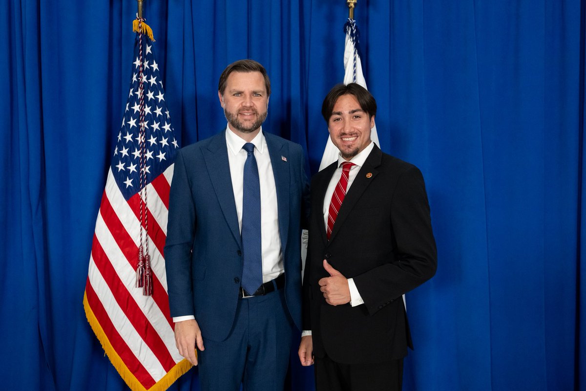HilarioDeleon12's tweet photo. Last week, it was a true honor to be able to meet and welcome Vice President @JDVance back to Milwaukee. 

While in Milwaukee the @VP talked about the importance of rooting out and cracking down on fraud in government. 

The fraud task force is vital for ensuring that no amount of tax payer dollars or government programs that are meant for American citizens is being abused by those who should not receive it. 

When talking with the Vice President, I thanked him for his service and told him that I was inspired by his story of his youth and what he had endured. I related with him on many levels when I was growing up. 

As a young Gen Z leader within the Republican Party, I try to carry those lessons I’ve learned and continue to learn with me everyday. Keep up the great work Mr. Vice President, you and @realDonaldTrump are truly Making America Great Again!