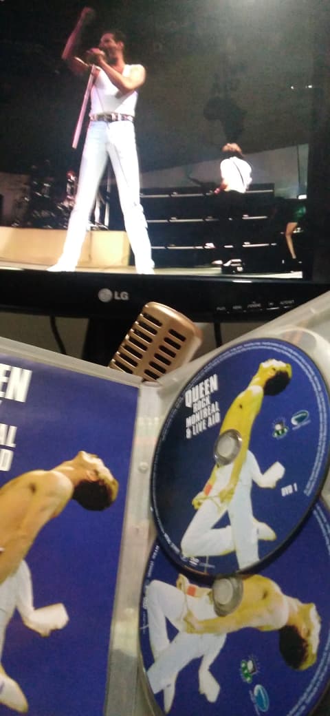 diegorozco79's tweet photo. #DíaMundialdelRock en conmemoración al histórico festival benéfico Live Aid, que se realizó el 13 de julio de 1985 https://t.co/0EWjzNHvc5