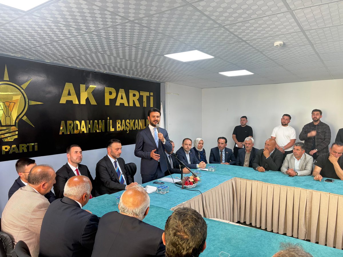 kurtcancelebi's tweet photo. 📍Ardahan

3 Kademe İl Yönetimimiz, 3 Kademe İlçe Başkanlarımız, İl Genel Meclisi Üyelerimiz ve İlçe Belediye Başkanlarımızla bir araya geldik.

Güçlü teşkilat ruhunun ve samimi istişarenin hâkim olduğu verimli bir buluşma gerçekleştirdik. Birlik ve beraberliğimizle, aynı inanç ve kararlılıkla milletimiz için çalışmaya devam edeceğiz.