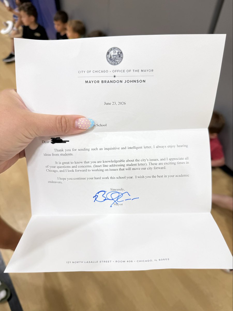 marykayblige's tweet photo. They had to proof-read their letter many times before sending. Looks like that isn’t a requirement in the mayor’s office. Do better next time. This is an embarrassment. @ChicagosMayor https://t.co/WiiRM6yPjd