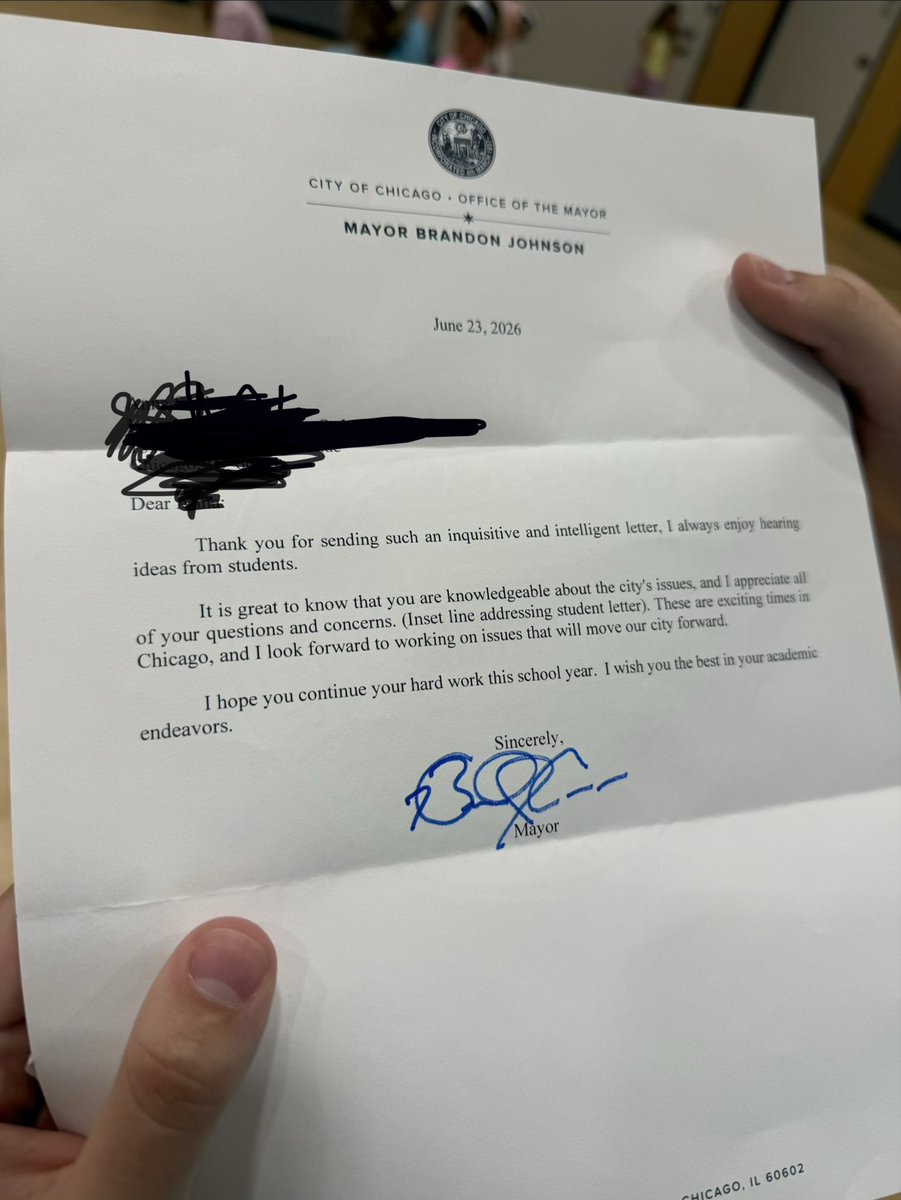 marykayblige's tweet photo. They had to proof-read their letter many times before sending. Looks like that isn’t a requirement in the mayor’s office. Do better next time. This is an embarrassment. @ChicagosMayor https://t.co/WiiRM6yPjd