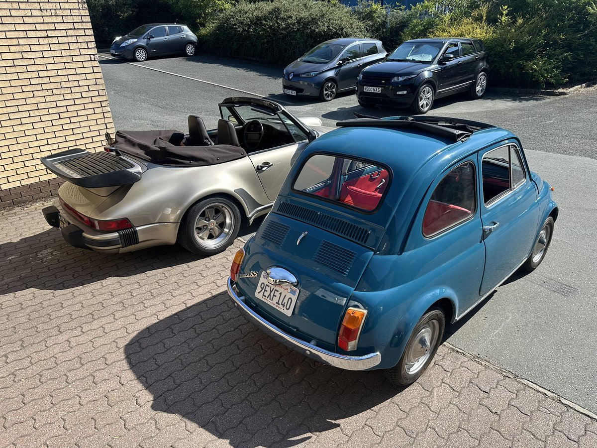 elecclassiccars's tweet photo. Two new arrivals at the workshop today. A gorgeous Porsche 911 Carrera cabriolet and a cute little Fiat 500F. Ready to start their new lives as electric classic cars. 😍⚡️👌 #porsche911 #fiat500 #electric911 #fiat500lovers https://t.co/rK5rKPXEQZ