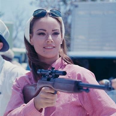 DoubleODispatch's tweet photo. 🇫🇷 "Thunderball" (1965) not only featured the lovely Parisian Claudine Auger as a leading lady, but also used the Chateau d'Anet for its opening sequence. The estate was built in Eure-Et-Loir in 1550 by Philibert De L'Orme for Diane De Poitiers, a favorite mistress of  Henri II. https://t.co/CQ3daijOBG