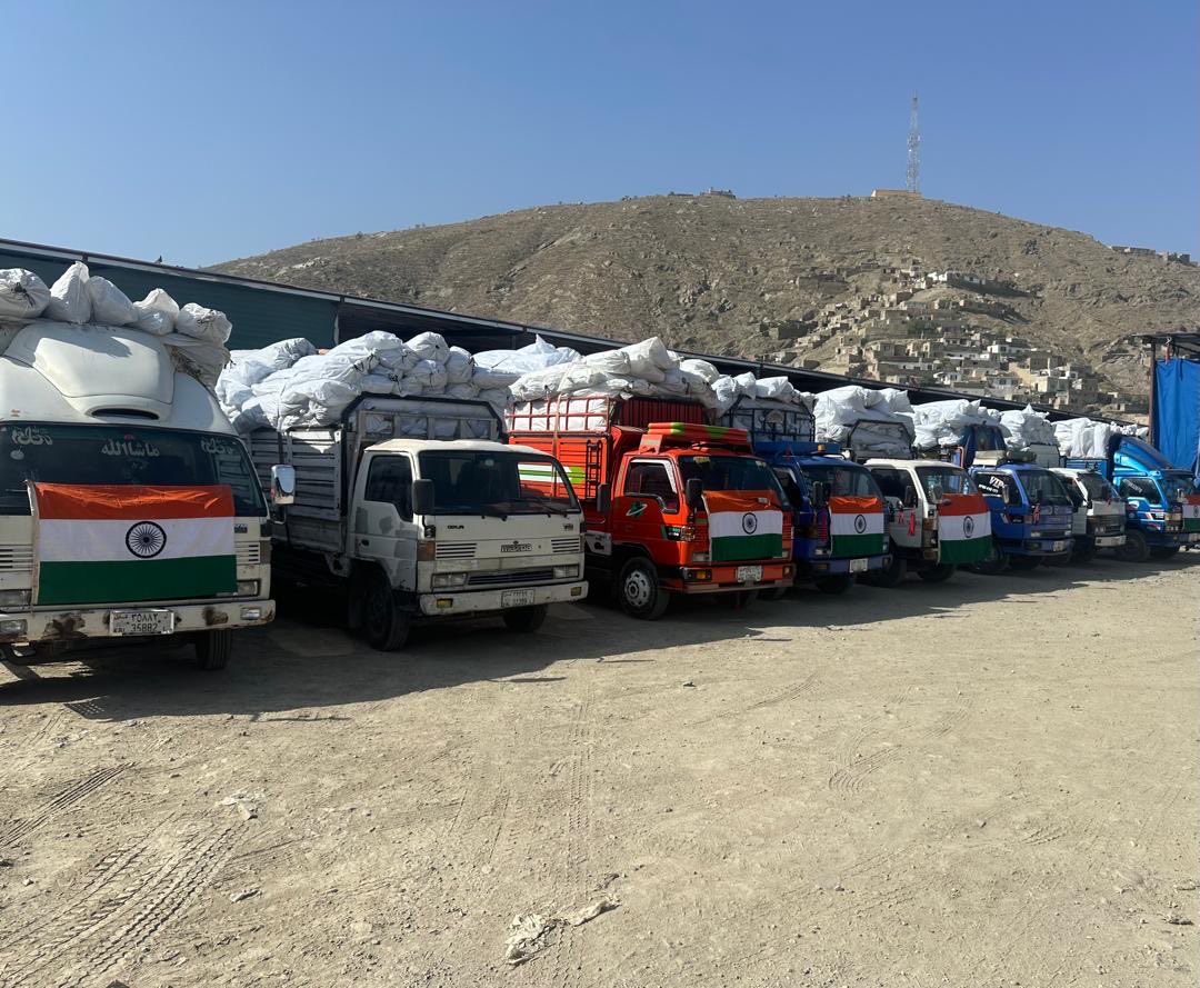 MEAIndia's tweet photo. As part of India's continued humanitarian assistance to the people of Afghanistan, India has handed over family tents to the Afghan Ministry of Refugees and Repatriation (MoRR) to support the shelter and rehabilitation needs of Afghan returnees. https://t.co/UHYtJE1U0c
