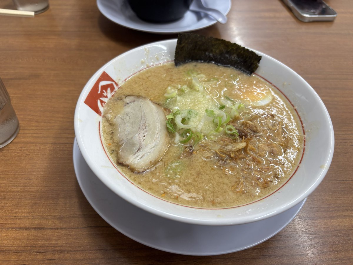 AYUMUCONNECT's tweet photo. 🍜 Today’s Japanese Food

Have you tried this Japanese ramen? 🇯🇵

ラーメン (Ramen) 🍜

Useful Japanese words:

🍜 ラーメン = Ramen
🥚 煮玉子（にたまご）= Seasoned egg
🍖 チャーシュー = Braised pork
🌿 ネギ = Green onion
🌊 のり = Seaweed

What’s your favorite ramen topping? https://t.co/0l0Xwk8g18