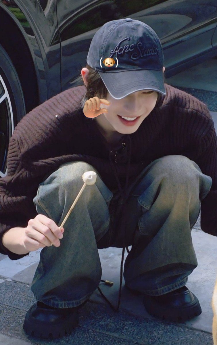 ppoohktlover's tweet photo. Rafah looking all cute feeding &amp; playing with Tong, with the prettiest smile on his face. he's too precious for this world🥹🤍

The Grim Lover Q9
#รักลืมตายQ9 #ppoohkt https://t.co/I3U7G2Ufjd
