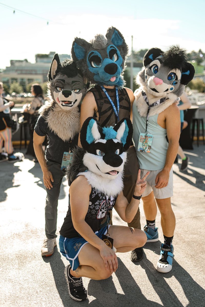 AtomtheWolf's tweet photo. Core memories. 💙
#fetchnw #BoatParty #PackGoals #furry #furryfandom https://t.co/eAxxqmsUwt