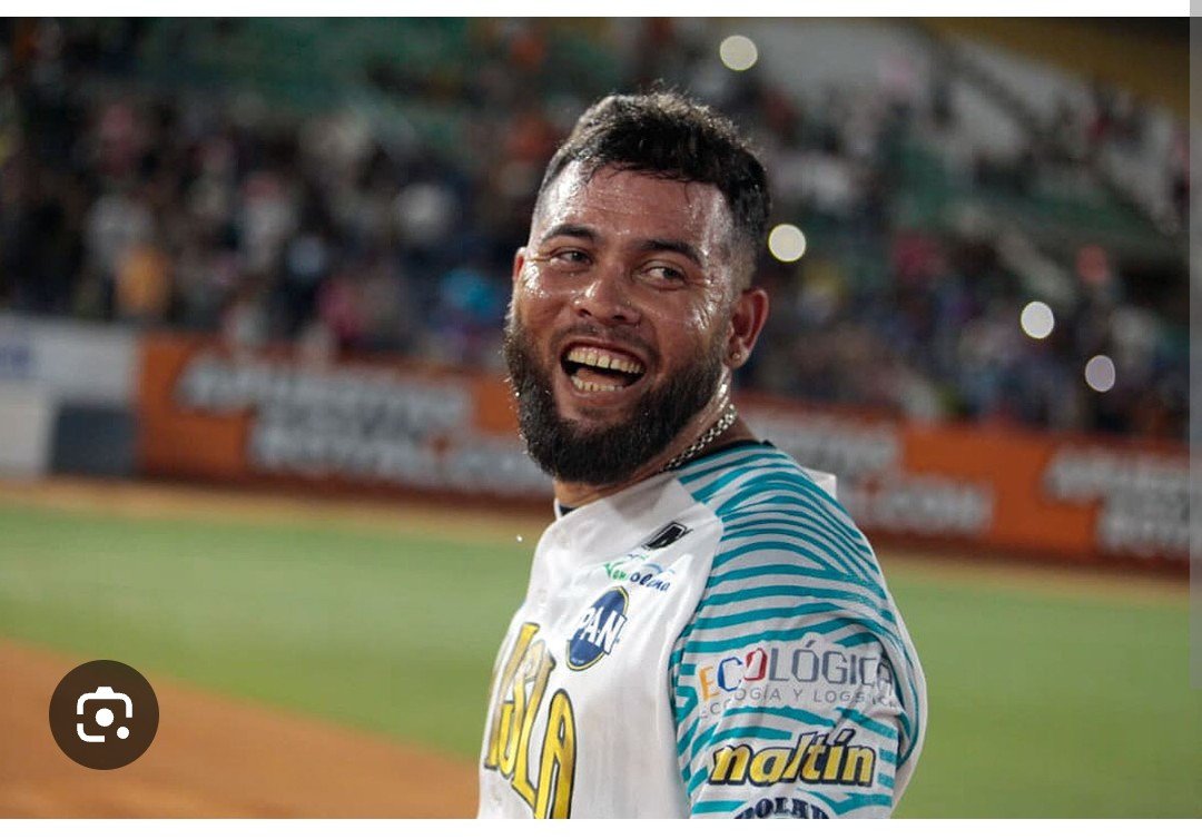 SanderRodriguez's tweet photo. Buenísimo el movimiento de Magallanes de traer a Breyvic Valera por Junior Guerra. Valera, un Utility versátil para la LVBP, del patio, llega al equipo con el q siempre quiso jugar.. Así q Bienvenido Breyvic al campeón y al más Popular de Venezuela, bienvenido al @Magallanes_bbc https://t.co/DN8nozOFSU