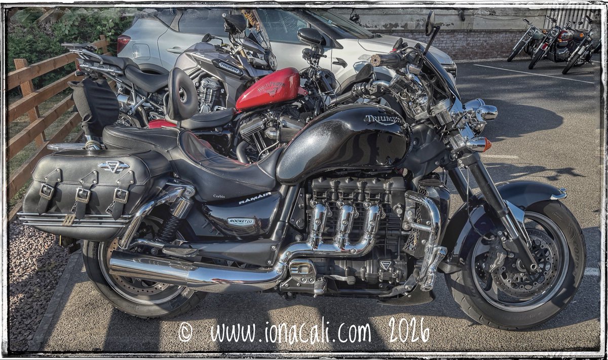 iona_cali's tweet photo. Now moving north and in Sutterton near Boston, and popped into the Black Bull Inn, Kirton. Then some bikers rocked up! This is a 2011 Triumph. #Sutterton #TheBlackBullKirton https://t.co/0hOUg8F2c4