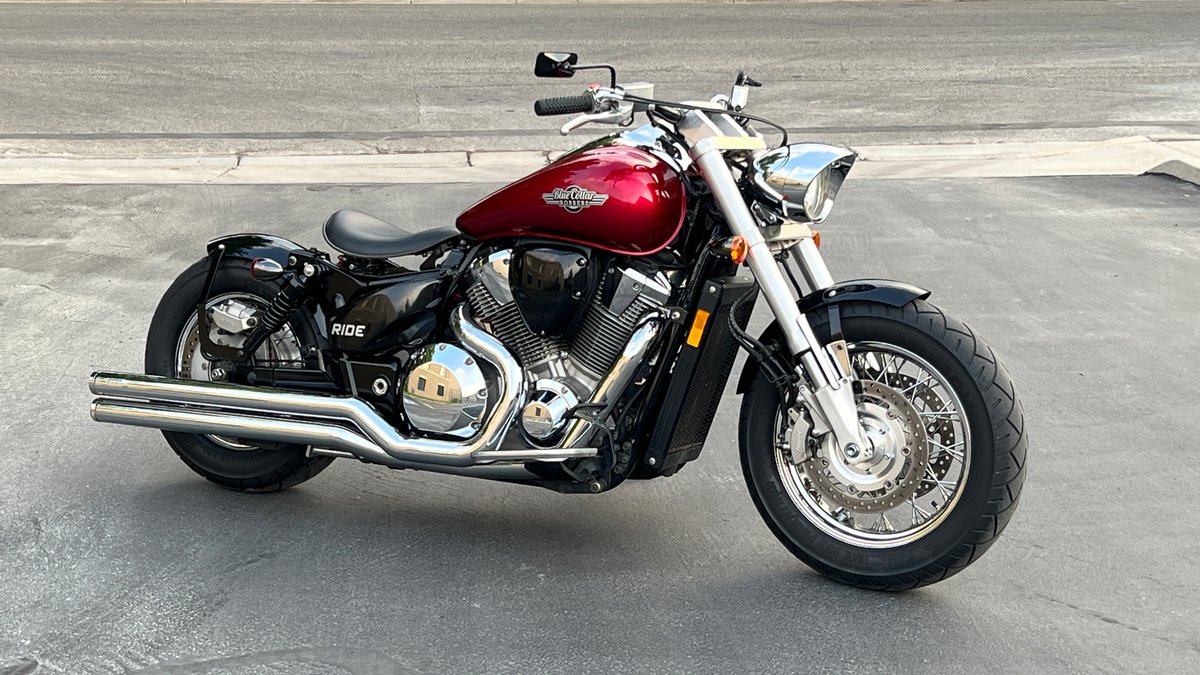 Moto_History's tweet photo. When a large cruiser is stripped down, it looks custom and strong. This Honda VTX1800 looks the part. #hondamotorcycles #stripeddownmotorcycles #custommotorcycles #americanstyle #musclebike https://t.co/GlyUKNCQYP