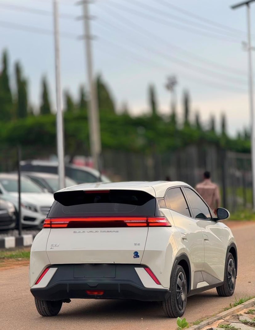 abdoulmotors's tweet photo. ⚡ Meet the BYD Dolphin EV! A stylish, fully electric hatchback with modern technology, impressive range, and premium comfort. The future of driving is electric. 🚗🔋

Hashtags:
#BYD #BYDDolphin #ElectricVehicle #EV #ElectricCar #FutureOfDriving #CarLovers #Auto #CarSales #Sokoto https://t.co/1tfyX8gVh2