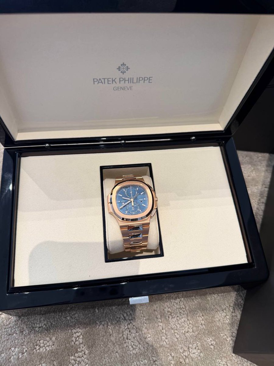 HarrisonTard's tweet photo. Rose gold Nautilus arrived today. https://t.co/ERX68UYsQV
