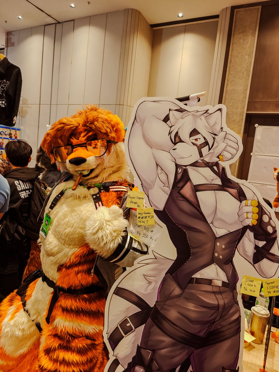 Noodelicious_'s tweet photo. #iwag 2026 Photodump 😁
See you next con, probably Furum! 🥰

If you can, please help tag any of the other suiters if I missed some. Thankssssss ^^

📷@lilKharjo
.
.
.
.
.
#furry #fursuiting #fursuiter #furcon https://t.co/iWjivSsME3