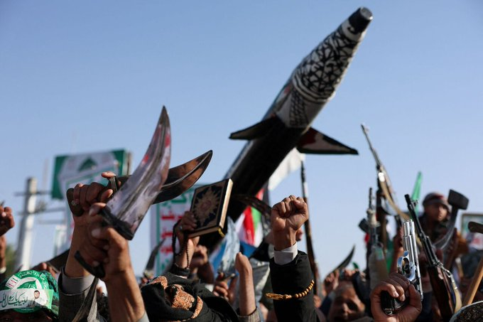 coinbureau's tweet photo. BREAKING: Saudi Arabia and the Houthi's trade strikes on airports in major escalation.  

Saudi warplanes have bombed the runway at Yemen’s Sanaa International Airport as an Iranian aircraft carrying a Houthi delegation attempted to land, according to senior Houthi official Hizam al-Assad. 

In response, the Houthis launched six missiles at Saudi Arabia’s Abha airport, vowing retaliation after the strike forced the Iranian flight to divert, marking a sharp escalation in regional tensions.