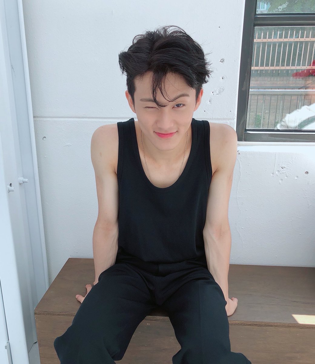 mark_vely82's tweet photo. 8월의 태양처럼 뜨거운 네가 좋아 https://t.co/x4SoQFIpsk