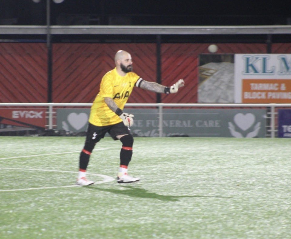 FreeAgentsFC's tweet photo. Name: Nick Labbate
Age: 36
Position: GK | CB
Location: Nottingham (happy to travel within certain distance)
Previous Clubs: Belper Utd, West Bridgford, Dunkirk, Rainworth, Long Eaton Utd, Eastwood Town

Looking for Step 7 (potentially 8) https://t.co/oEnsOri9g9