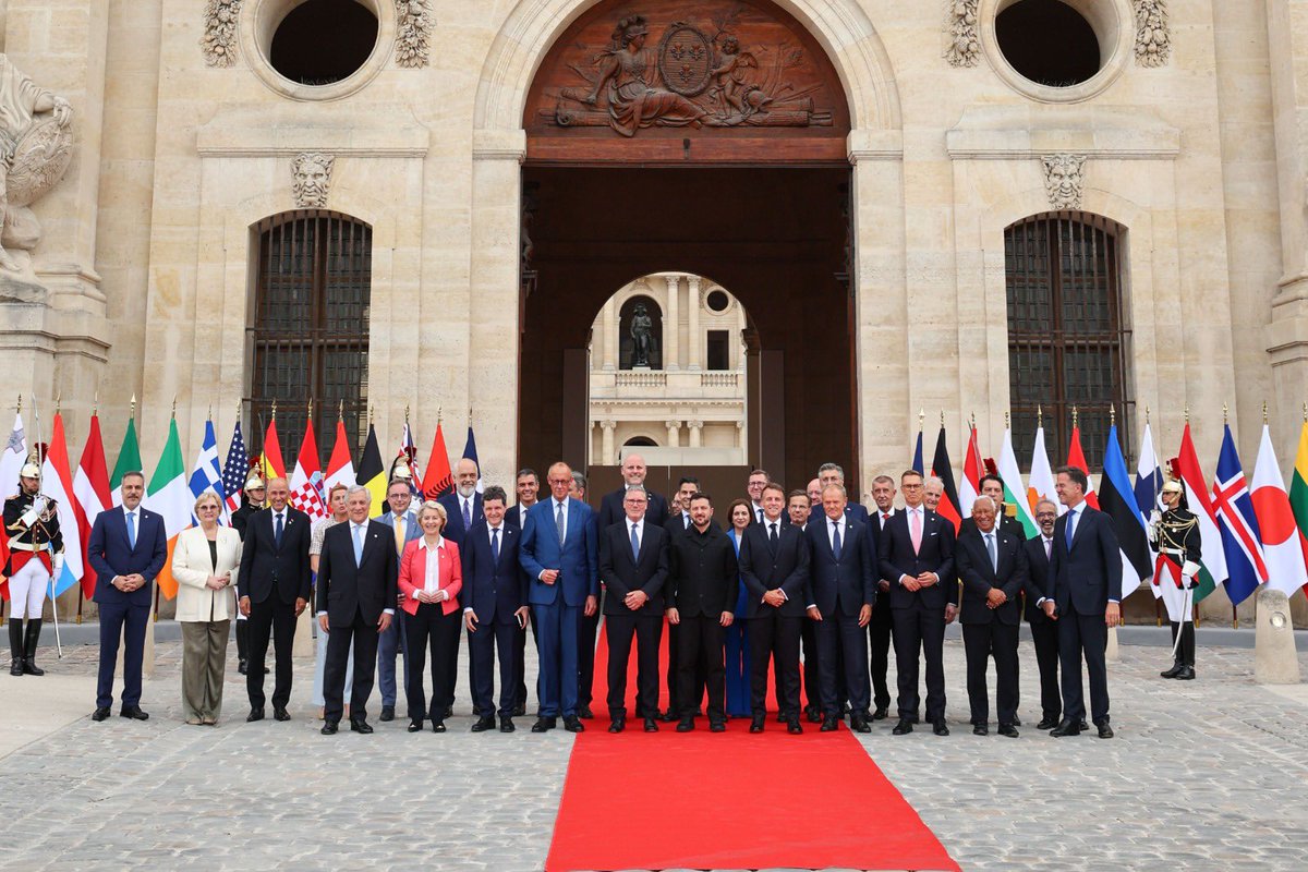 eucopresident's tweet photo. We just held a timely meeting of the Coalition of the Willing in Paris to advance our support for Ukraine. Many thanks to President @EmmanuelMacron for hosting us. 

The EU is fully united in its strategy of peace through strength: increasing support for Ukraine, increasing pressure on Russia, and advancing the path to a just and lasting peace. 
We look forward to advancing  Ukraine's EU accession process: tomorrow, we will open yet another negotiation cluster, bringing the country one step closer to its European future. 

Enlargement is a key security guarantee - we need to continue and accelerate this process. 

Enlargement remains the most important geopolitical investment, with Ukraine, Moldova and the Western Balkans.