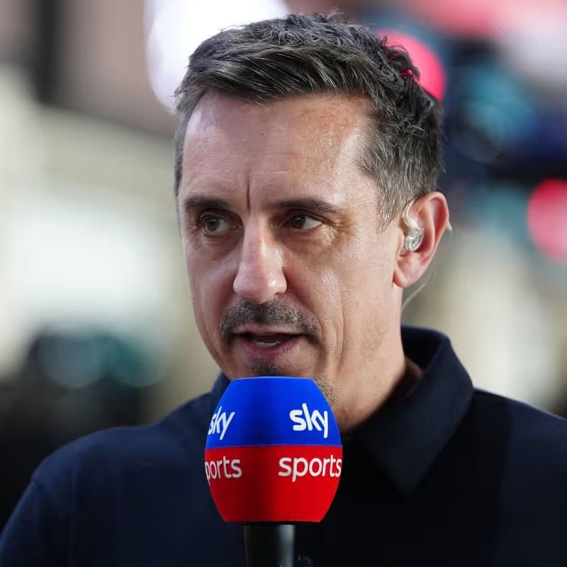 TouchlineX's tweet photo. 🚨🗣️ Gary Neville: "I do NOT see any way we won't score at least 2 goals against Argentina. I call them the best-worst central defensive duo in the world."

"They go from THE SUBLIME TO THE RIDICULOUS.... You've got Cristian Romero and Lisandro Martínez who seem to give away a goal between them per game.

"Then you see them again and it turns out they're scoring goals, winning all the headers and popping up everywhere."