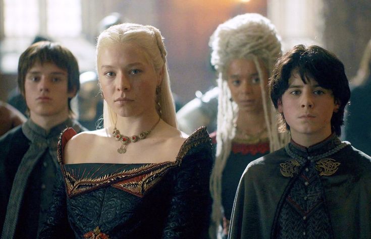 Queen Rhaenyra Targaryen tweet media