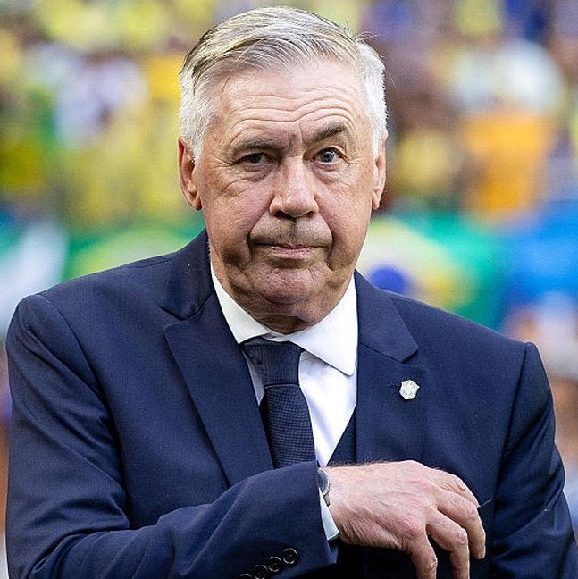 updatecultura's tweet photo. Lula DETONA a Seleção Brasileira: 

“Mandei um recado para o Ancelotti, técnico da seleção brasileira. Aquela que foi com um monte de gente e voltou ‘sozinho’. Quase não tinha ninguém para voltar no avião da seleção, gente, que vergonha. Só voltou um jogador no avião, gente, o resto ficou tudo pra lá. Se tivesse ganho [o torneio], estava todo mundo dançando aqui.”