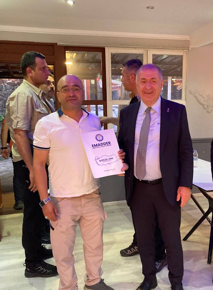 EmadDernegi's tweet photo. EMADDER - GİRESUN ZAFER PARTİSİ GENEL BAŞKAN GÖRÜŞMESİ

@zaferpartisi
@umitozdag
@ma_cenkci

Emeklilikte Adalet Derneği Yönetim Kurulumuz, Zafer Partisi Genel Başkanı Sayın Ümit Özdağ ile bir araya gelerek kademeli emeklilik mücadelemizi ve yaşanan adaletsizliği paylaşmıştır.

Haklı mücadelemize gösterilen ilgi, verilen destek ve yapıcı yaklaşım için teşekkür ediyoruz. Kademeli emeklilik bekleyen milyonların sesi olmaya katkı sunan herkese minnettarız.

Adalet sağlanana, kademeli emeklilik hayata geçene kadar mücadelemizi kararlılıkla sürdüreceğiz.

Saygılarımızla,
Emeklilikte Adalet Derneği 

@zaferpartisi
@umitozdag
@ma_cenkci
@AliSehirlioglu
@sina_gurel
@SeyitYucel06
@Alidincercolak

@EmadDernegi
@EMADDER_KADEME
#KademeHakkınıİstiyor