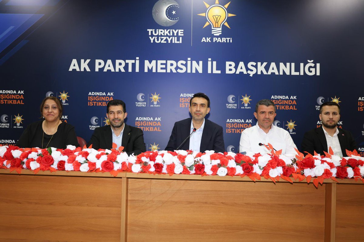 AdemAldemir33's tweet photo. 📍AK Parti Mersin İl Başkanlığı

Haftalık olağan yönetim kurulu toplantımızı gerçekleştirdik.

Hayırlara vesile olsun inşAllah

#Mersin #AKParti https://t.co/A3p2QyJHrT
