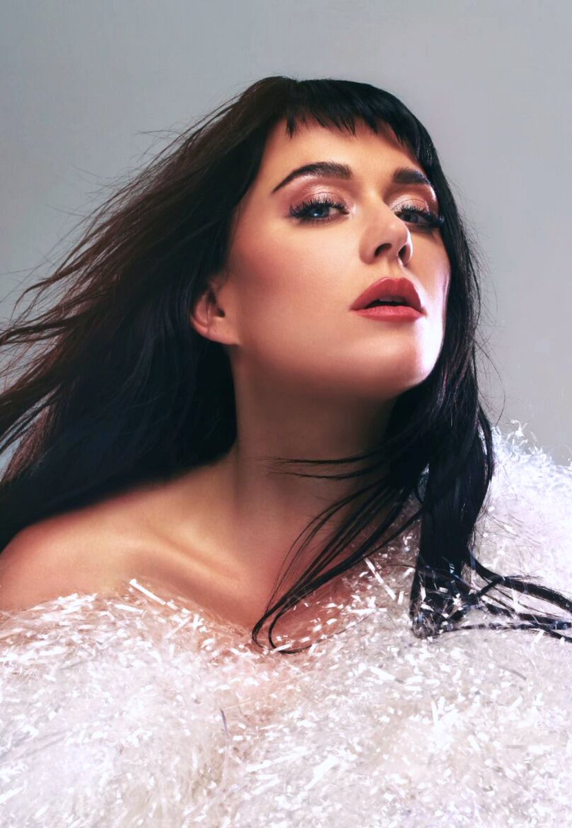 kperrystats's tweet photo. .@KatyPerry has surpassed Aretha Franklin and is now the 17th best-selling female artist in equivalent album units in history.

— She now ranks in the Top 100 best-selling artists of all time, with 84.22 million units sold. https://t.co/7HFhgslqJi