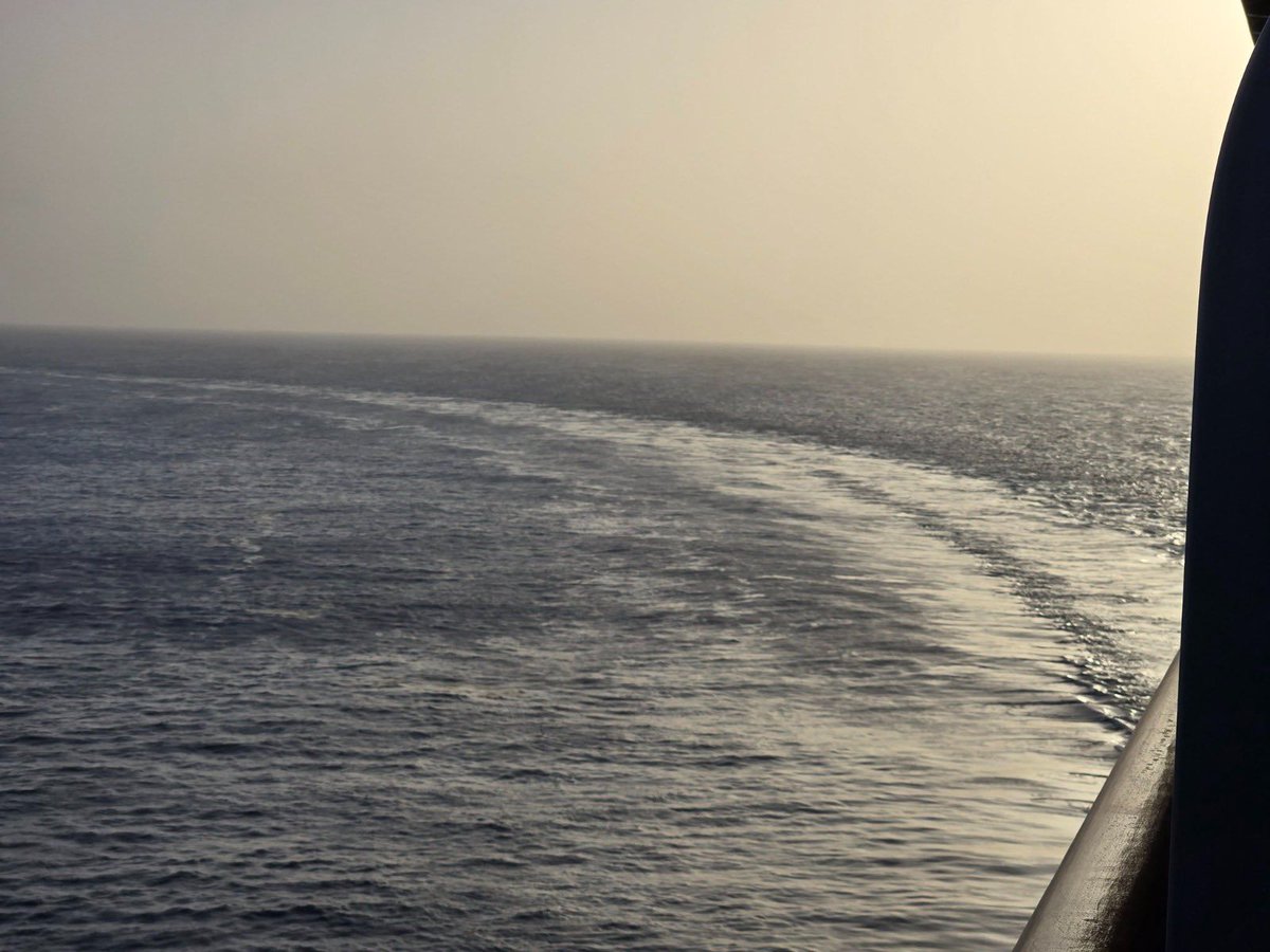 DanielCauich_'s tweet photo. En Exclusiva para @AztecaNoticias tenemos entrevista con uno de los #pasajeros a bordo del Regal Princess, nos cuenta el #panorama que viven al no llegar al #Puerto de #Cozumel tras iniciar el protocolo de búsqueda y rescate tras la caída de un Crewmember de la embarcación. https://t.co/pvu49o9MVm