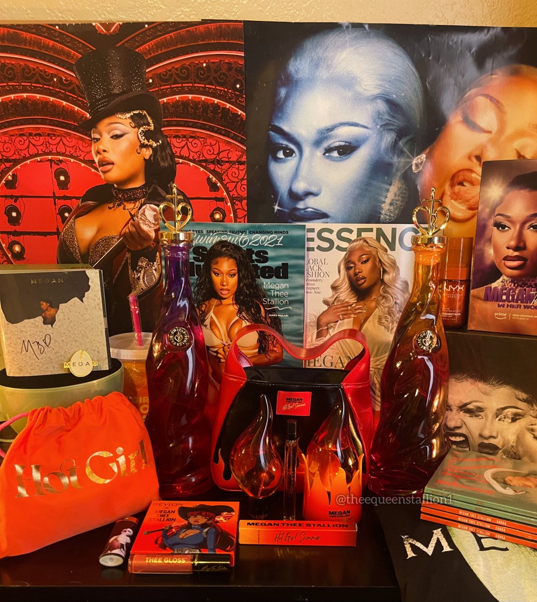 queen_stallion1's tweet photo. My 2nd order of Megan Thee Stallion perfume came with the Hot girl bag and the holder and some Megan merch I been collecting🔥Real Hottie😘💕 https://t.co/SsqbwiQhiX